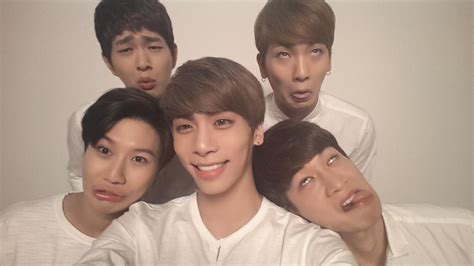 Onew, taemin, jonghyun, key, and minho. SHINee Members Make Each Other Look Beautiful in Hilarious ...