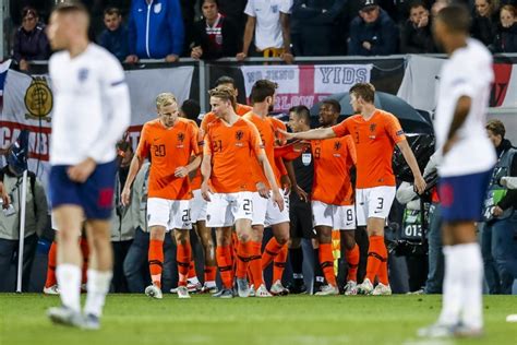 Geheel georganiseerd inclusief sgr dekking. Nederland - Engeland foto - FCUpdate.nl