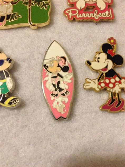 Authentic Disney Minnie Mouse Surf Board 2005 Cast Lanyard Series Pin