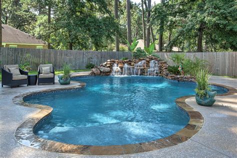 Gorgeous Backyard Swimming Pool Ideas That You Can Make Inspiration