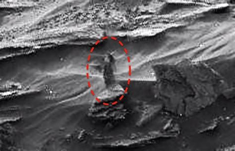 Humanoid Figure Photographed On Mars Boing Boing