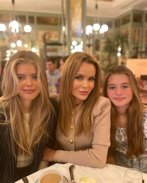 Amanda Holden Stuns As She Poses With Lookalike Daughters After Bagging Us Tv Job Hell Of A Read