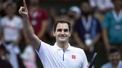 Roger federer holds several atp records and is considered to be one of the greatest tennis players of all time. Roger Federer Sweats it Out in the Court Ahead of ...