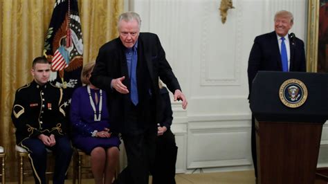 jon voight dances for trump at the white house while receiving honor