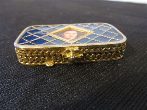 Vintage Estee Lauder Small Gilded And Enameled Compac Gem