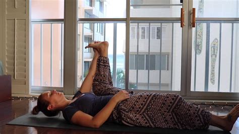 An energizing yoga practice at the start of your day, may just be the thing you need to jumpstart your internal alarm clock. Morning yoga stretches - YouTube