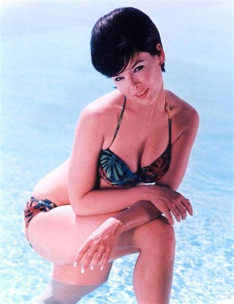30 Beautiful Photos Of ‘batgirl’ Yvonne Craig In Bikini During The 1960s ~ Vintage Everyday
