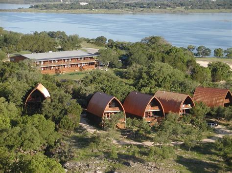 Canyon Lakeview Resort | Cathedral Cabins | Lakeview ...