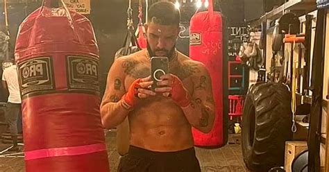 Drake Sends Fans Wild As He Showcases His Ripped Physique