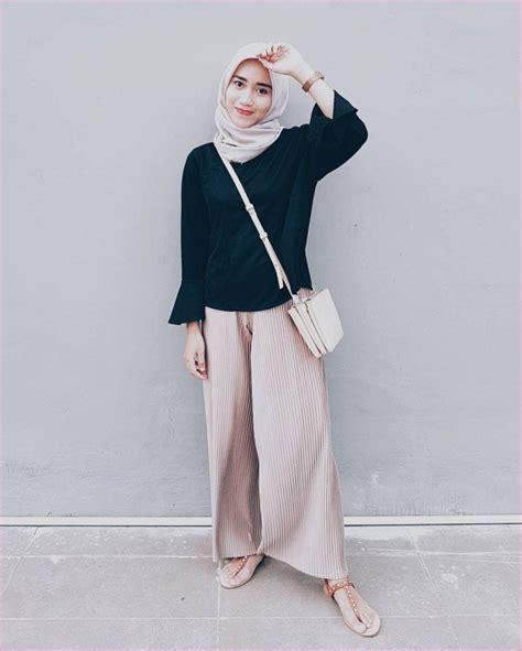 (password ada di video di bawah ini). Outfit Hijab Segiempat Ala Selebgram Terbaru di 2020 (Dengan gambar) | Gaya model pakaian ...