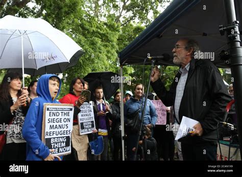 Ian Rintoul Speaks At The Protest About The Conditions Of The Remaining 600 Asylum Seekers