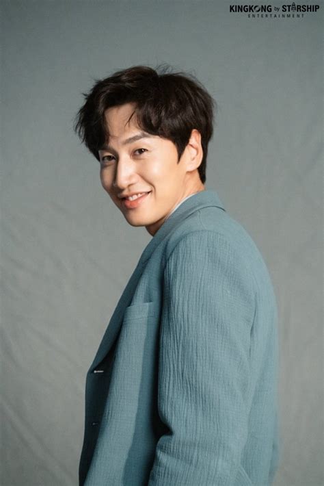 Born 14 july 1985)2 is a south korean actor, entertainer, and model. Lee Kwang Soo (1985)