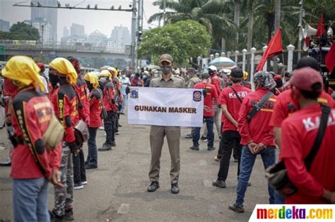 Foto Imbauan Mengenakan Masker Dan 3m Saat Aksi Unjuk Rasa
