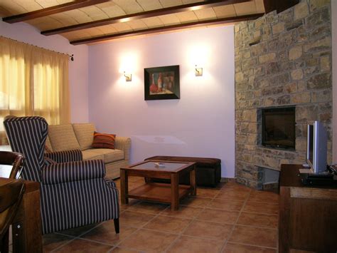 Alojamiento de turismo rural económico en ainsa, pirineo de huesca. Sala de estar casas rurales en los pirineos huesca - Parque Nacional de Ordesa y Monte Perdido ...