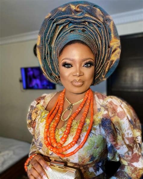pin by thrivelogue on african head gear gele with thrivelogue african bride african beauty