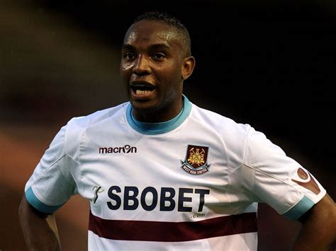 Dambuwo tv, benni mccarthy, diski, south africa, mzansi football, legends, soccer, orlando brutal reação do benni mccarthy no golo do eder * final euro 2016 quem não se lembra do. Benni McCarthy - Orlando Pirates | Player Profile | Sky ...