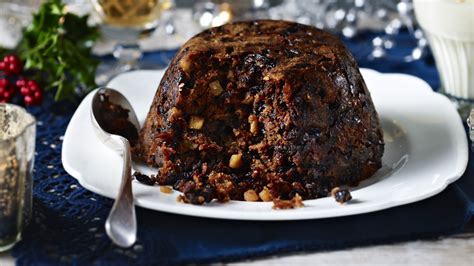 Mary berry's christmas chocolate log recipe is the ultimate festive dessert thanks to the layers of cream, apricot jam and dark chocolate. Traditional puddings and desserts by mary berry Mary Berry ...