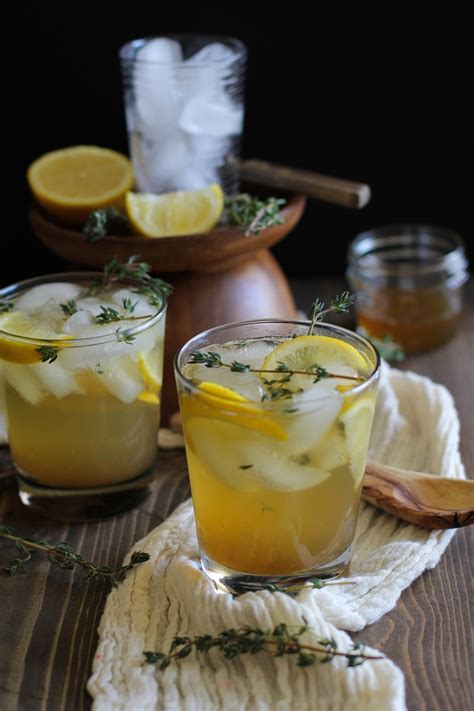 Looking for recipe inspiration for cocktails that use bourbon? Lemon Thyme Bourbon Cocktails (naturally sweetened) - The ...