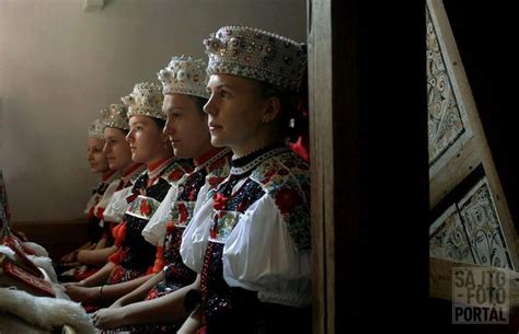 Girls Of Kalotaszeg Traditional Costumes The Area Of Kalotaszeg Located In Transylvania Near