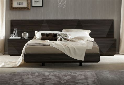 Lacquered Made In Italy Wood Luxury Platform Bed With Two Tone