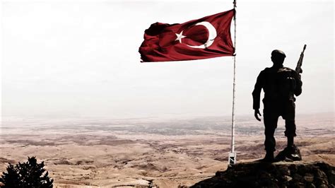 Türk Bayrakları 12 Tane En Güzel Türk Askeri Resimleri