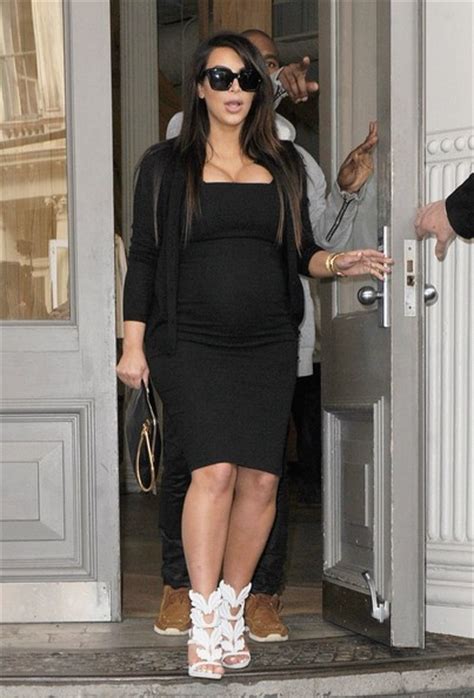 Kanye West And Pregnant Girlfriend Kim Kardashian Reunite In New York