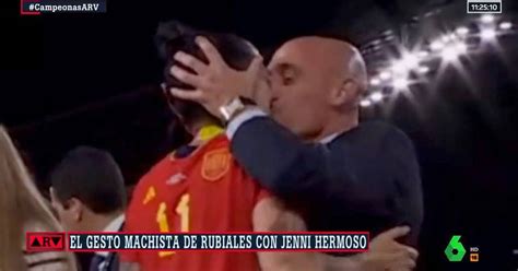 Spanish FA President Criticised For Kissing Jennifer Hermoso During