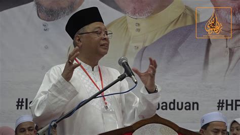 18 ocak 1960 doğumlu) malezya politikacı kim olarak hizmet etti kıdemli bakan için güvenlik ve savunma bakanı içinde perikatan nasional başbakana bağlı (pn) yönetimi muhyiddin yassin mart 2020'den beri ve. HPU1025 - YB Dato' Seri Ismail Sabri Yaakub - YouTube
