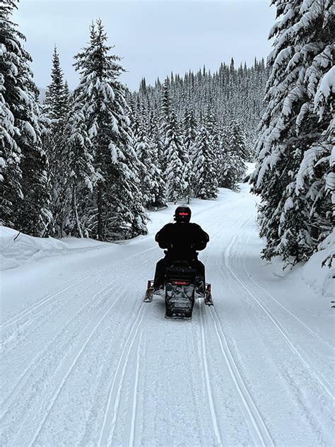 A Bright Idea In Snowmobiling Safety — Michigan Snowmobiler Magazine