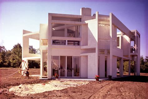 Even their sign is worked from stamped. eisenmann-arch-house-3-6 - mimari tasarım süreç ve ...