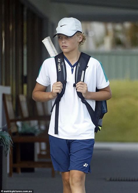 Lleyton Hewitt Coaches His Tennis Prodigy Son Cruz On The Gold Coast Daily Mail Online