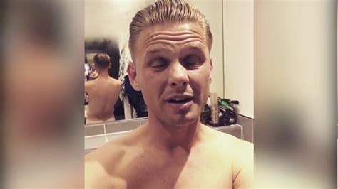 Jeff Brazier Suffers Major Mishap As He Mistakenly Flashes His Bare Bum On Instagram Youtube