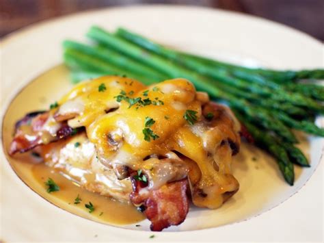 Alice springs chicken is a yummy cheesy, bacon and mushroom, delicious hot mess. Copycat Outback Alice Springs Chicken Recipe | Top Secret ...