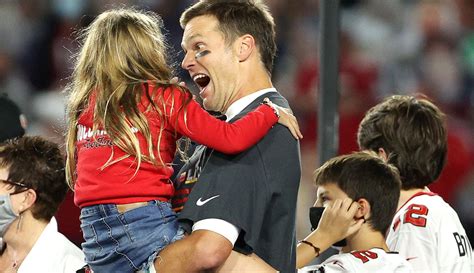 Not quite sure what to get him this year? Tom Brady's 3 Kids Celebrate Super Bowl 2021 Win with Him ...