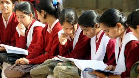 Maharashtra 35 Percent Schools Reopen After 8 Months Only 5 Percent