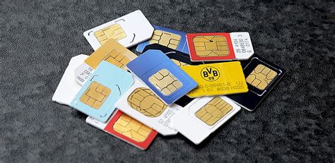 The sim card is the transmitter of the signal between the phone and the tower. How SIM cards work - TalkAndroid.com