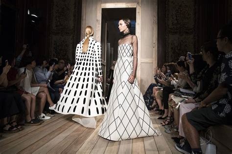 Dior Names Valentinos Maria Grazia Chiuri As New Creative Chief Wsj