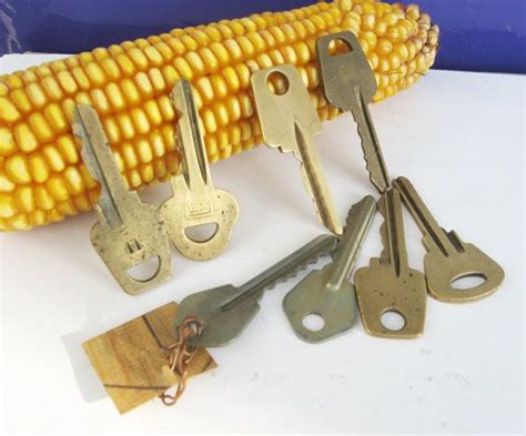 Vintage Keys Set Of 8 Old Keys For Jewelry Making Altered Etsy