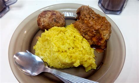 Jadi, jangan pandang rendah pada sarapan dan sangat penting untuk menikmati sarapan yang seimbang. Ado Den Kisah!!!: Sarapan Pagi Pulut Kuning - Restoran Matt