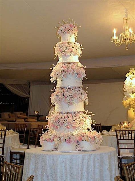 5 huge beautiful wedding cakes inspired bride