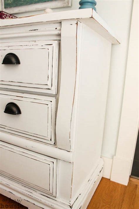 16 How To Paint A Dresser Distressed White 2022