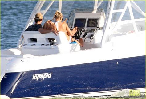 Enrique Iglesias Boat Ride With Bikini Clad Anna Kournikova Photo