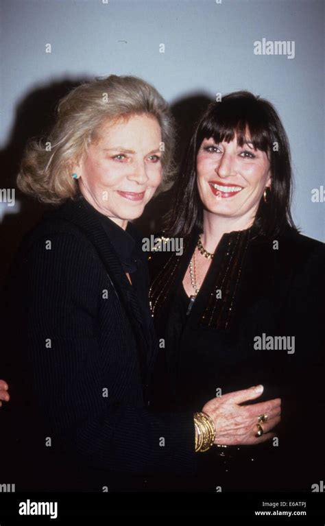 Anjelica Huston With Lauren Bacall 1992 L2493 Credit Image © John Barrett Globe Photos Zuma