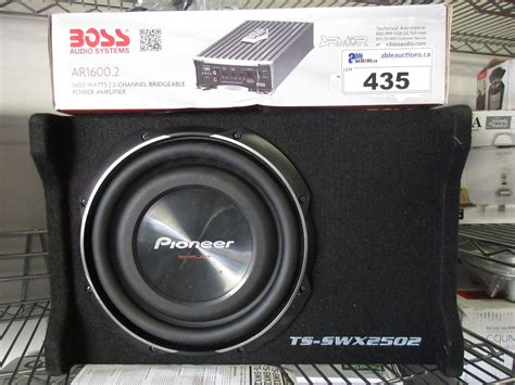 Pioneer Ts Swx2502 Subwoofer And Boss Ar16002 2 Channel 1600w Amplifier