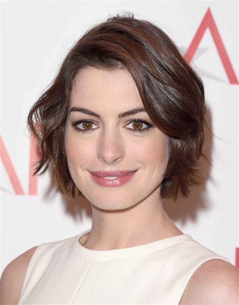 The Wavy Bob 10 Perfect Examples Of Playful Glamour