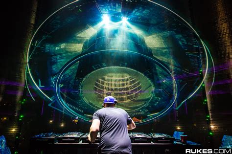 Eric Prydz Releases Short Hologram Teaser Ahead Of His Big Announcement