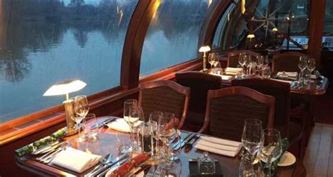 Bateaux Windsor Dinner Cruise