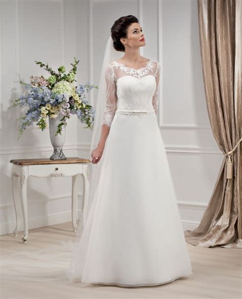 Auf der suche nach brautkleider spitze? Brautkleid der Elizabeth Passion 2014 Kollektion. Modell E ...