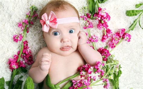 Beautiful Baby Photos With Flowers Closeup Of Beautiful Baby With
