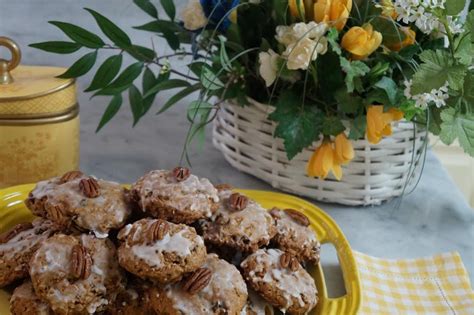 Using small or barely ripe bananas will make your cookies dry. Oatmeal Cookies by the Diabetic Pastry Chef in 2020 | Sugar free oatmeal cookies, Sugar free ...